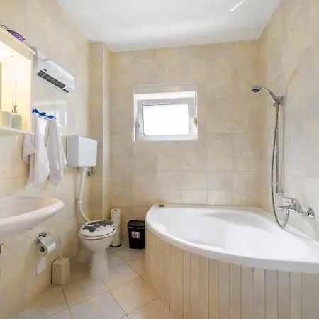 Violeta Apartment *